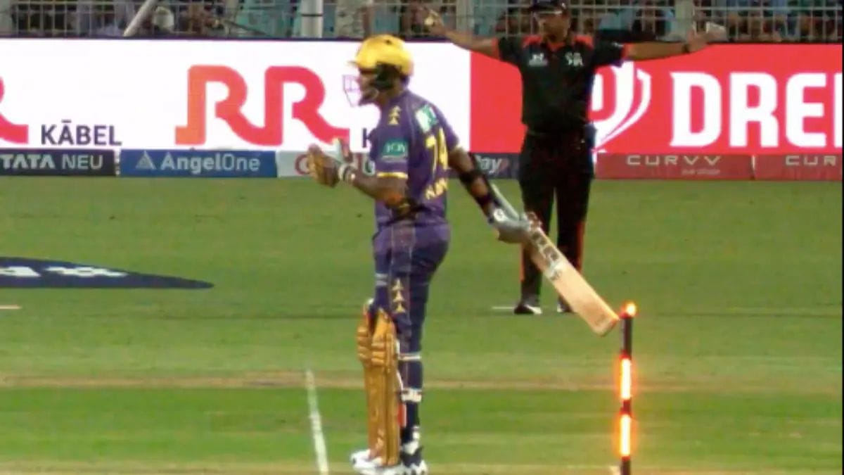 KKR VS RCB : हिट विकेट होने के बावजूद सुनील नारायण नहीं हुए आउट, क्या है नियम हिट विकेट पर आउट होने कि, जानिए पूरी खबर