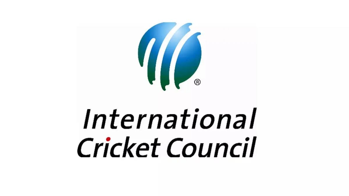 ICC लाएगी गेंदबाजों के लिए खुशखबरी, दो नई गेंदों के नियम पर हो रहा पुनर्विचार।