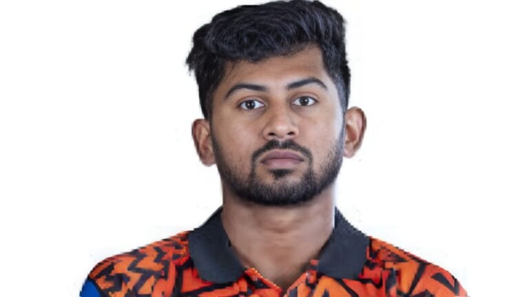 SRH vs KKR: कामिंडू मेंडिस ने एक ही ओवर में दोनों हाथ से बॉलिंग कर रचा इतिहास